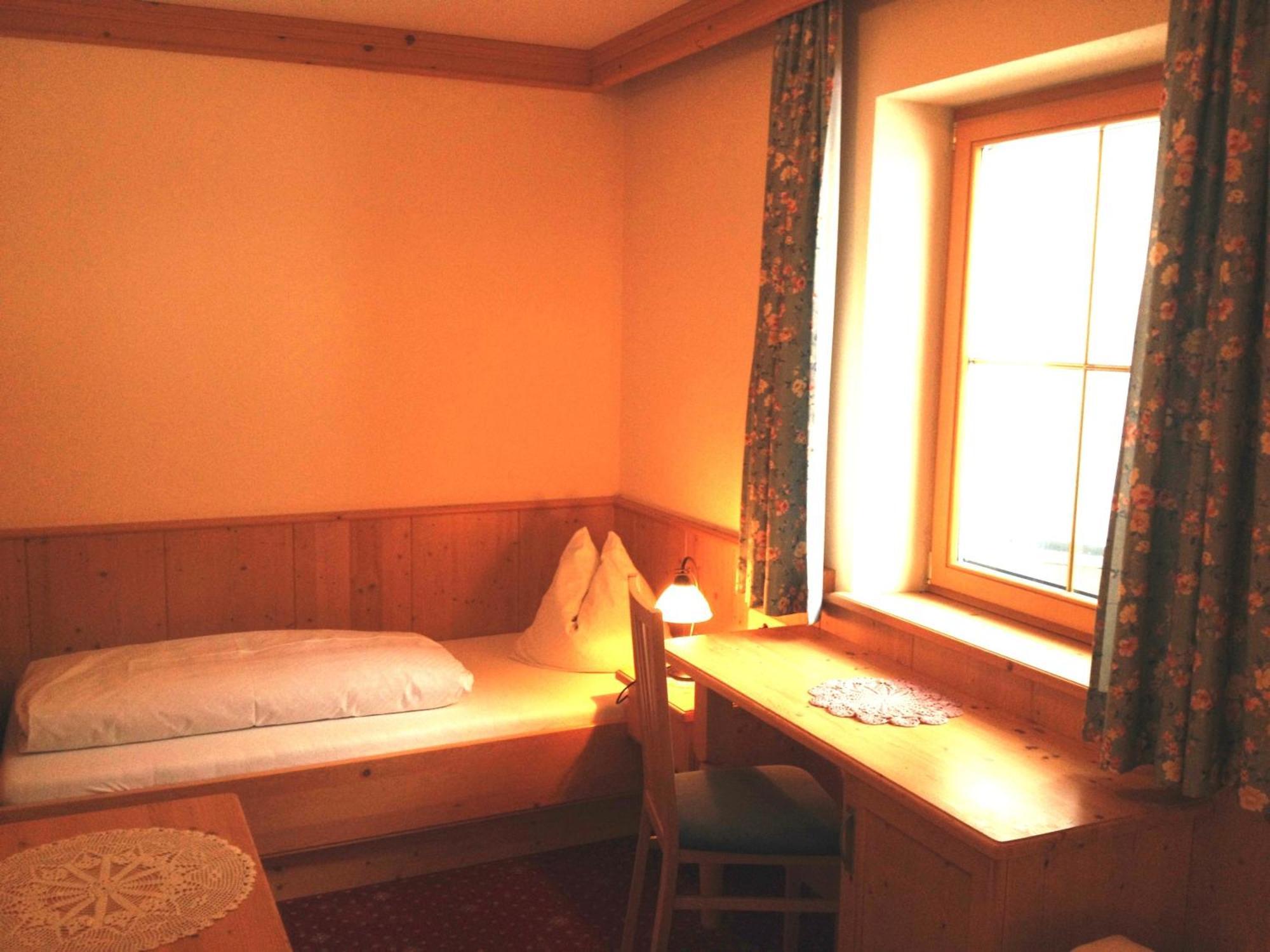 Hotel Sagritzerwirt Großkirchheim Habitación foto